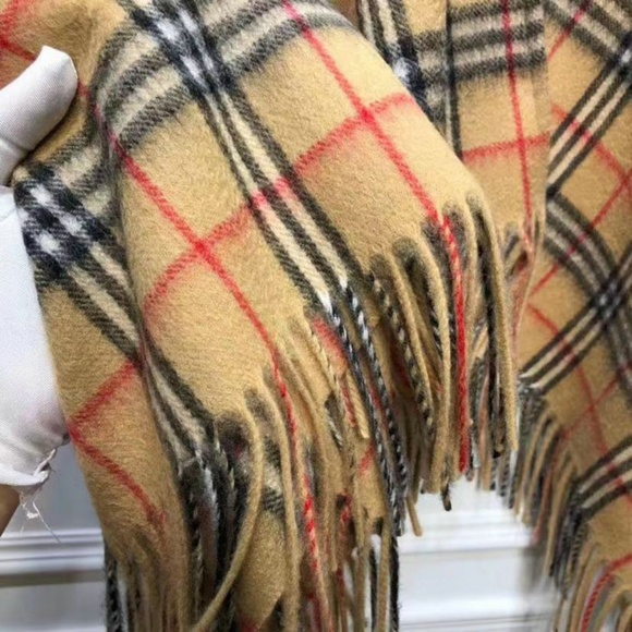 Burberry Men BURBERRY  scarf